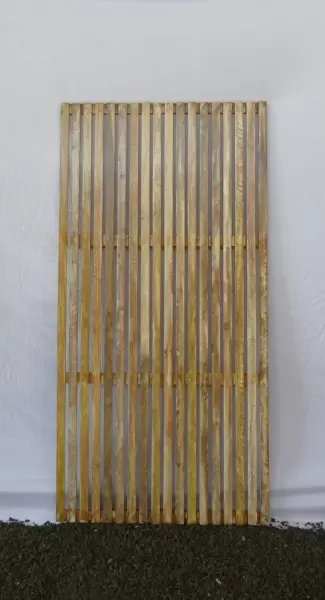 Product image 4 of the product “bamboo weave fence with laminated surround finished with 2 coats of pu ”